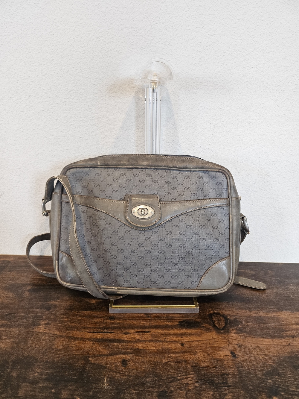 Gucci Vintage GG Supreme Crossbody Bag